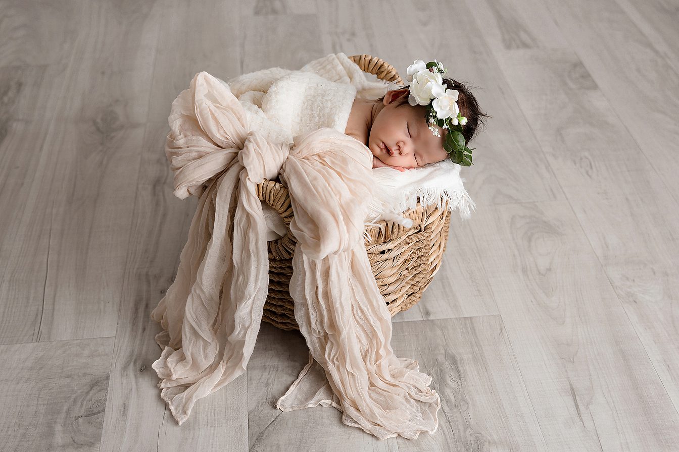baby girl's newborn photoshoot